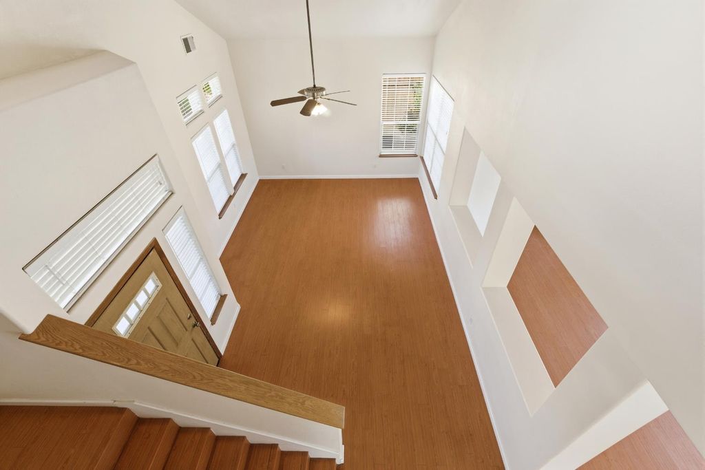 Image 27 of property listing at 865 Mckelvy Avenue, Clovis, CA 93611