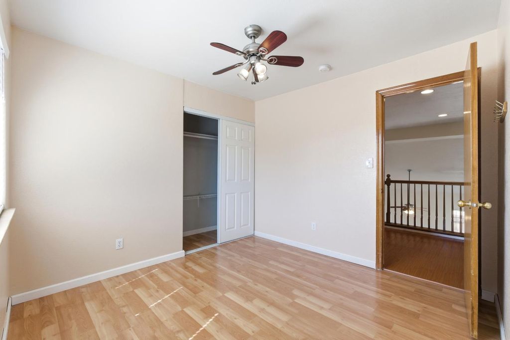 Image 42 of property listing at 865 Mckelvy Avenue, Clovis, CA 93611