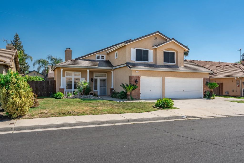 Image 48 of property listing at 865 Mckelvy Avenue, Clovis, CA 93611