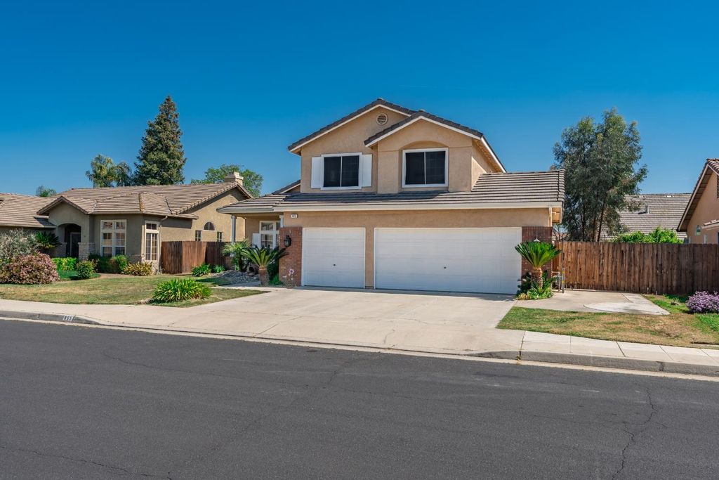 Image 49 of property listing at 865 Mckelvy Avenue, Clovis, CA 93611