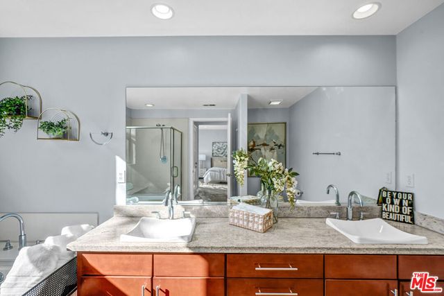 14412 Killion Street 205, Sherman Oaks, CA 91401
