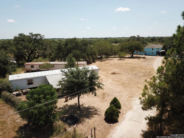 324 Rooster Dr, Pleasanton, TX 78064