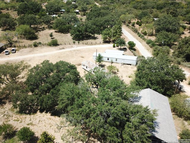 324 Rooster Dr, Pleasanton, TX 78064