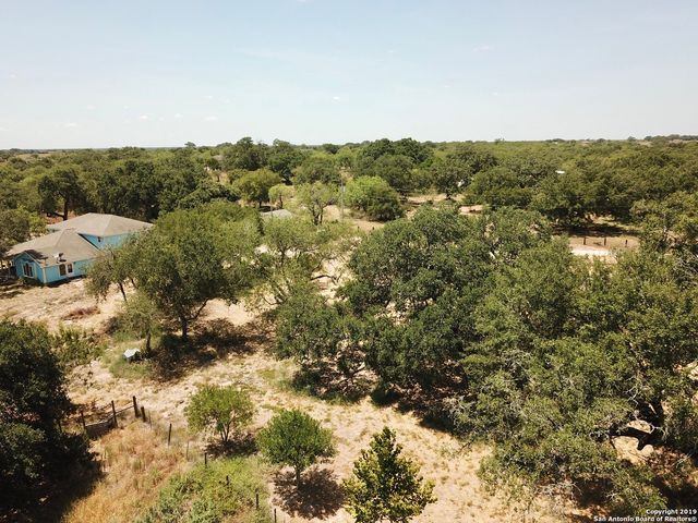 324 Rooster Dr, Pleasanton, TX 78064