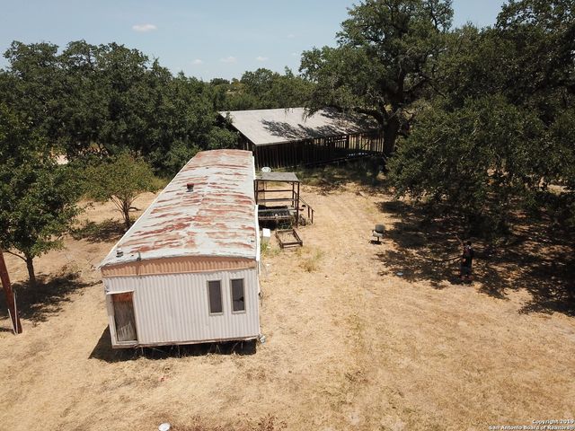 324 Rooster Dr, Pleasanton, TX 78064