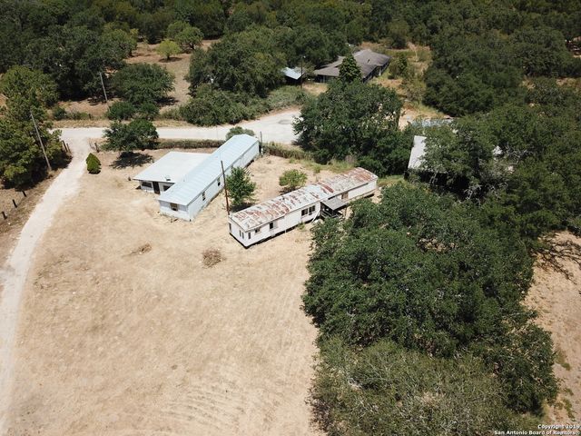 324 Rooster Dr, Pleasanton, TX 78064