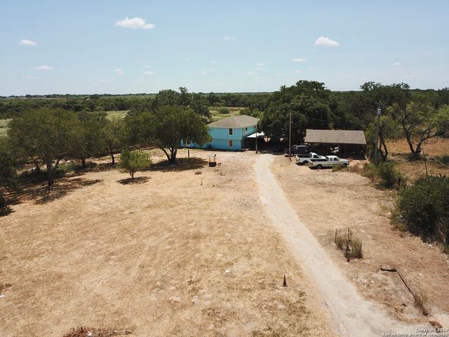 324 Rooster Dr, Pleasanton, TX 78064