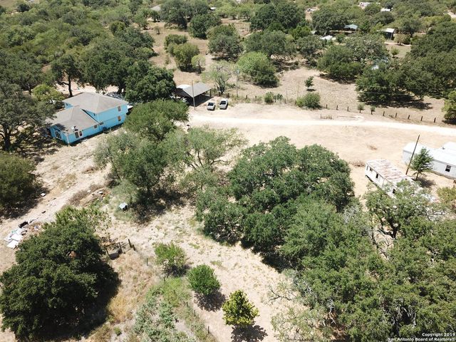 324 Rooster Dr, Pleasanton, TX 78064