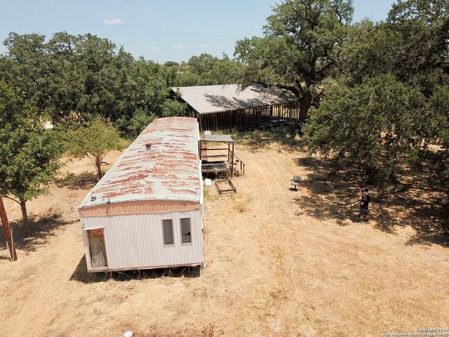 324 Rooster Dr, Pleasanton, TX 78064
