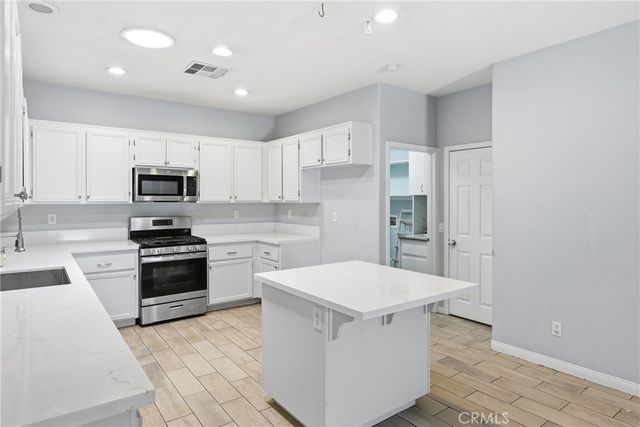 44154 Coral, Lancaster, CA 93536