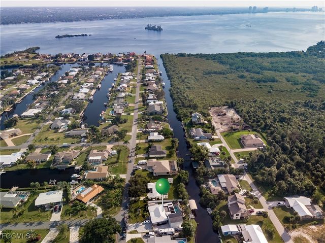 2303 Club House RD, North Fort Myers, FL 33917