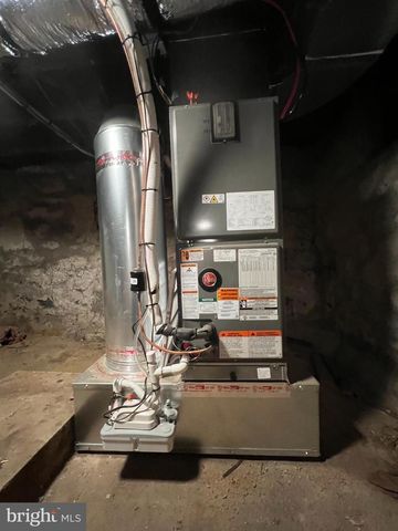 228 HAMILTON AVE, Waynesboro, PA 17268