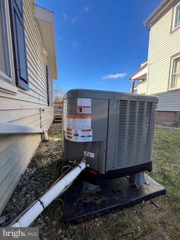 228 HAMILTON AVE, Waynesboro, PA 17268