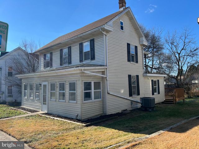 228 HAMILTON AVE, Waynesboro, PA 17268