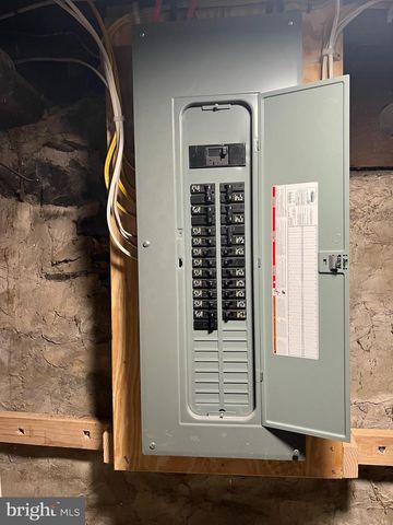 228 HAMILTON AVE, Waynesboro, PA 17268