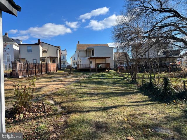 228 HAMILTON AVE, Waynesboro, PA 17268