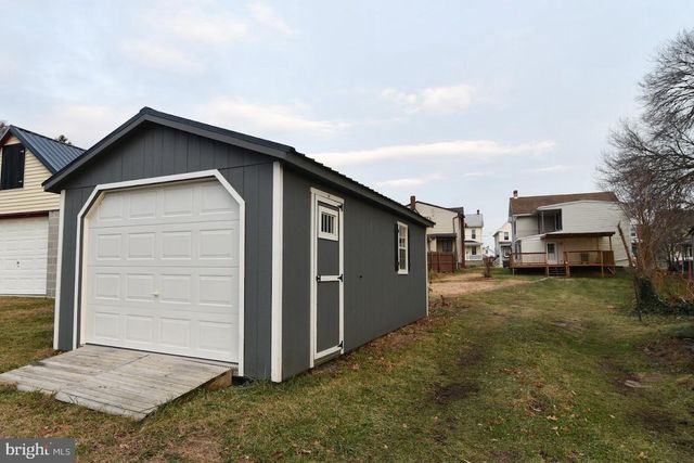 228 HAMILTON AVE, Waynesboro, PA 17268