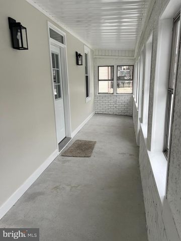 228 HAMILTON AVE, Waynesboro, PA 17268