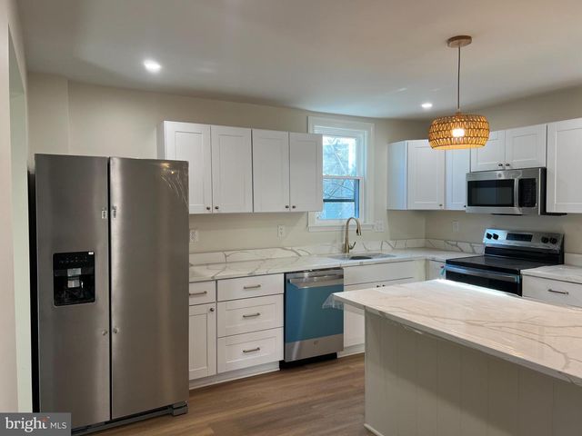 228 HAMILTON AVE, Waynesboro, PA 17268