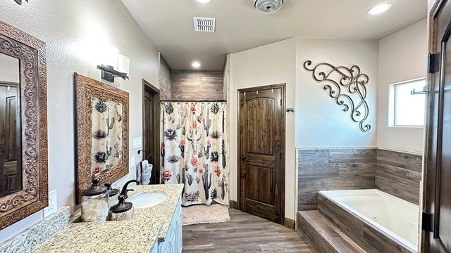 7418 E County Rd 93, Midland, TX 79706