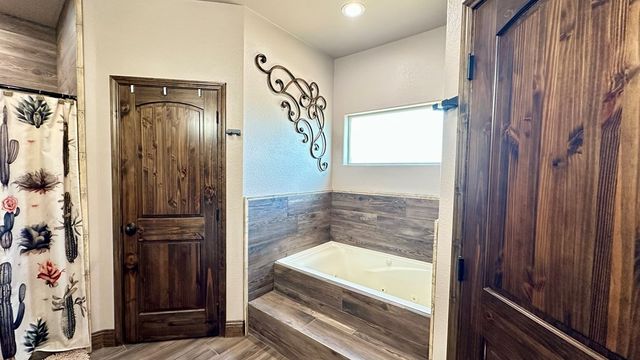 7418 E County Rd 93, Midland, TX 79706