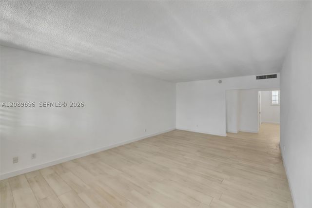 90 Edgewater Dr 327, Coral Gables, FL 33133