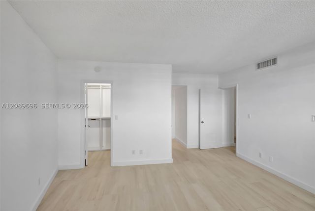 90 Edgewater Dr 327, Coral Gables, FL 33133