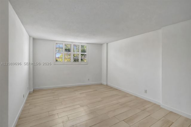 90 Edgewater Dr 327, Coral Gables, FL 33133