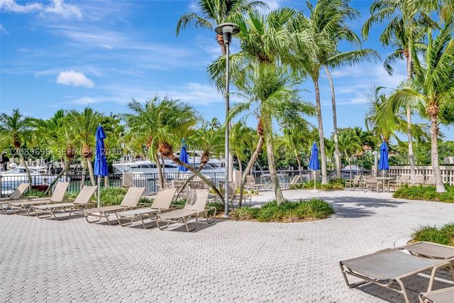 90 Edgewater Dr 327, Coral Gables, FL 33133