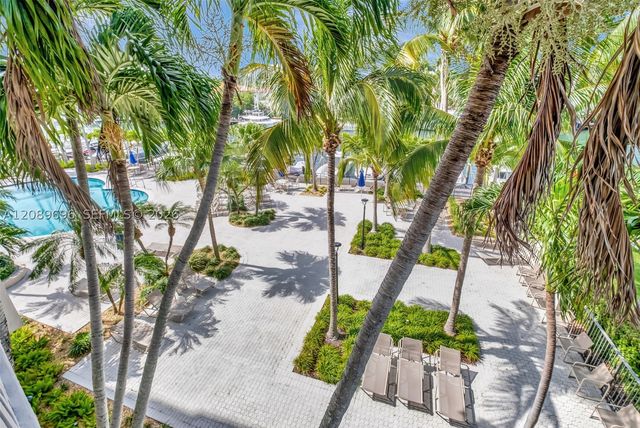 90 Edgewater Dr 327, Coral Gables, FL 33133
