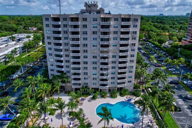 90 Edgewater Dr 327, Coral Gables, FL 33133