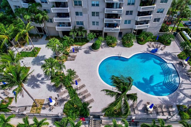 90 Edgewater Dr 327, Coral Gables, FL 33133