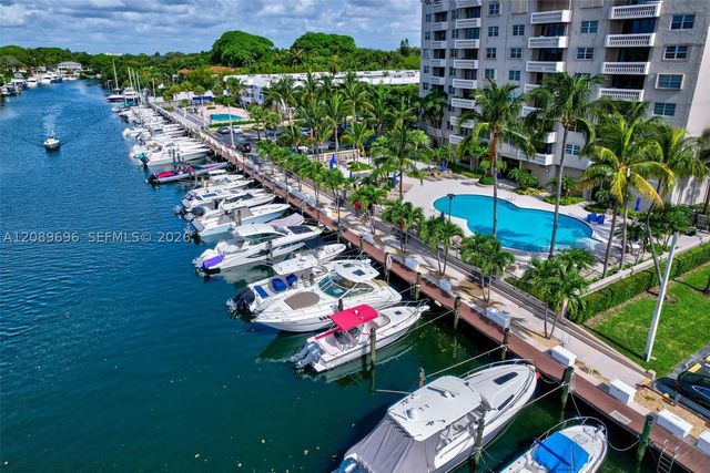 90 Edgewater Dr 327, Coral Gables, FL 33133