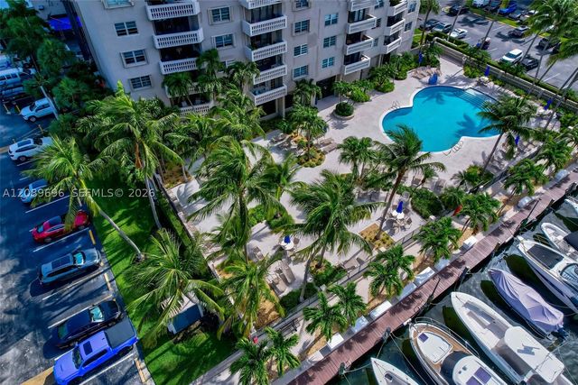 90 Edgewater Dr 327, Coral Gables, FL 33133