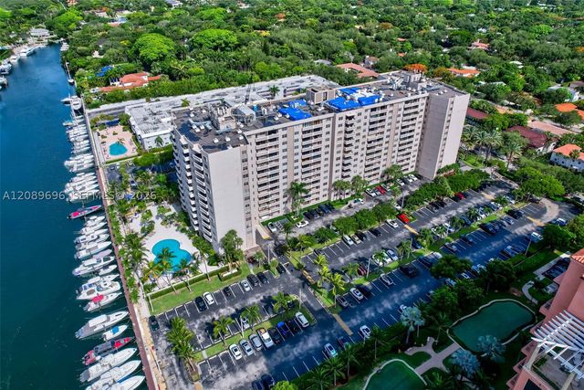 90 Edgewater Dr 327, Coral Gables, FL 33133
