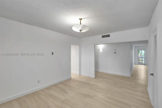 90 Edgewater Dr 327, Coral Gables, FL 33133