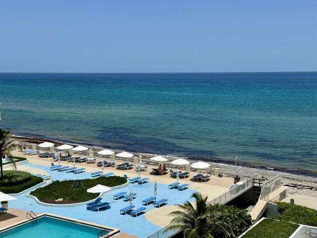 3560 S Ocean Boulevard 704, South Palm Beach, FL 33480