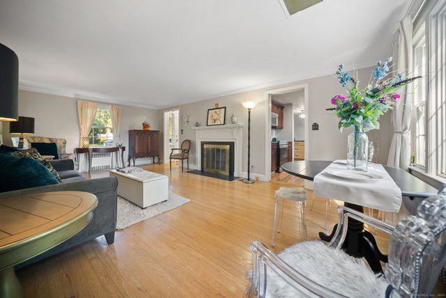 236 Ridgewood Road, West Hartford, CT 06107