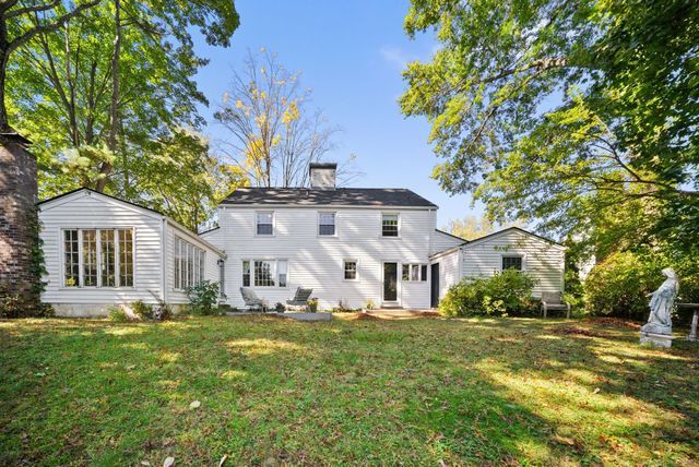 236 Ridgewood Road, West Hartford, CT 06107