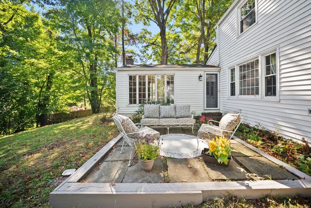 236 Ridgewood Road, West Hartford, CT 06107