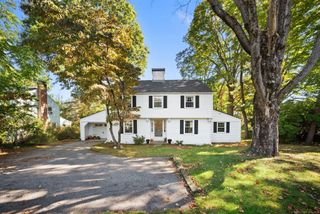 236 Ridgewood Road, West Hartford, CT 06107