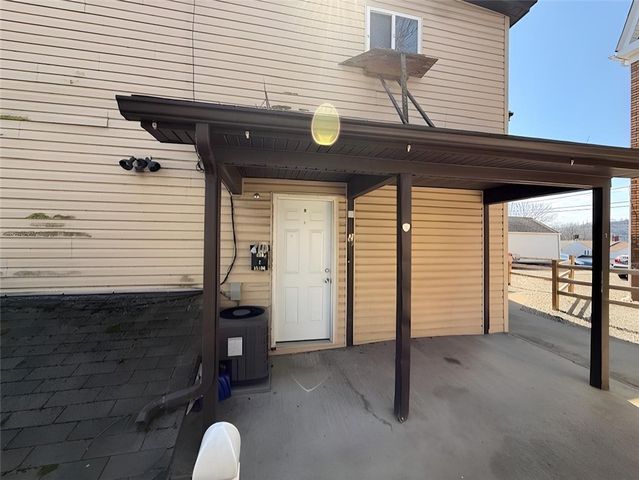 620 Carothers Ave, Carnegie, PA 15106