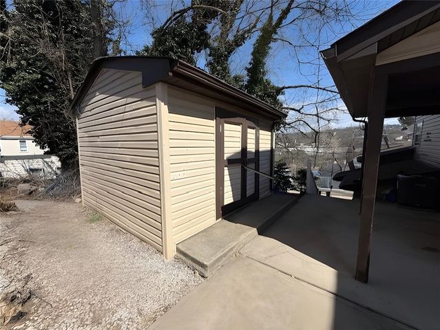 620 Carothers Ave, Carnegie, PA 15106