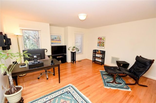 425 Maryland Court CT, Virginia Beach, VA 23451