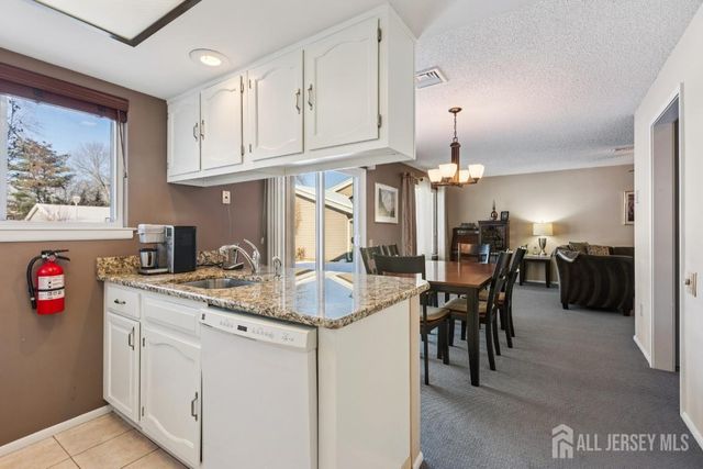 180-B Mimosa Plaza Plaza, Monroe, NJ 08831