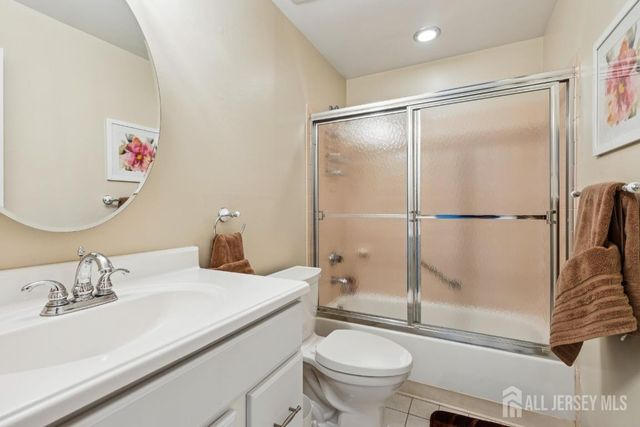 180-B Mimosa Plaza Plaza, Monroe, NJ 08831