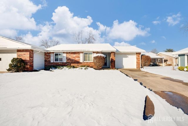 180-B Mimosa Plaza Plaza, Monroe, NJ 08831