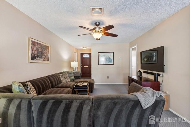 180-B Mimosa Plaza Plaza, Monroe, NJ 08831