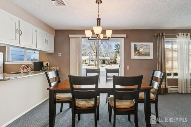 180-B Mimosa Plaza Plaza, Monroe, NJ 08831