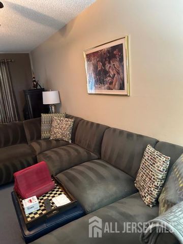 180-B Mimosa Plaza Plaza, Monroe, NJ 08831